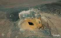 Loch in der Wüste